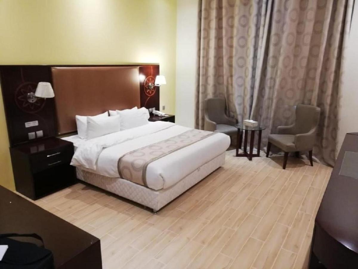 Al Liwan Suites Rawdat Al Khail Доха Экстерьер фото